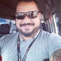 Comunidade angolana recebendo ajuda